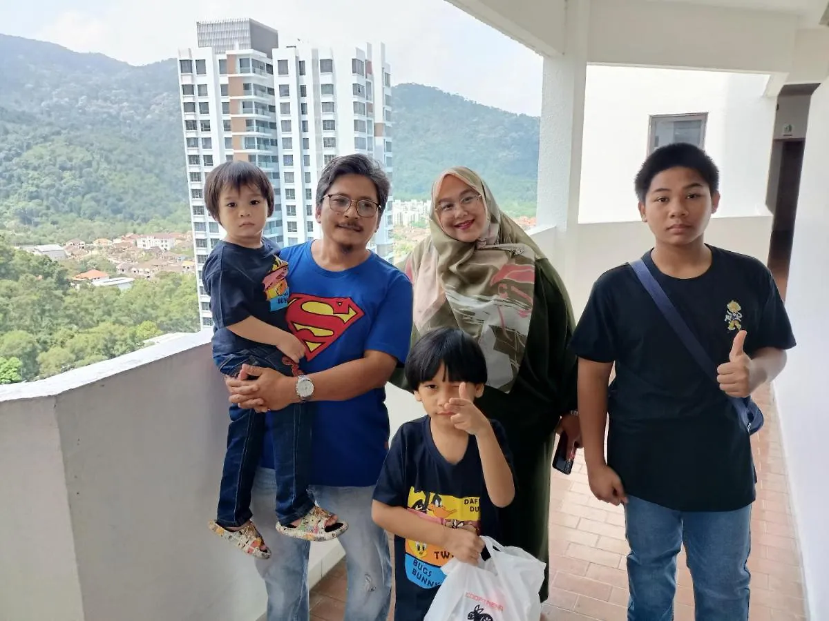 Cheap & Good Homestay At Sri Sayang Beach Resort Batu Ferringhi Apartment